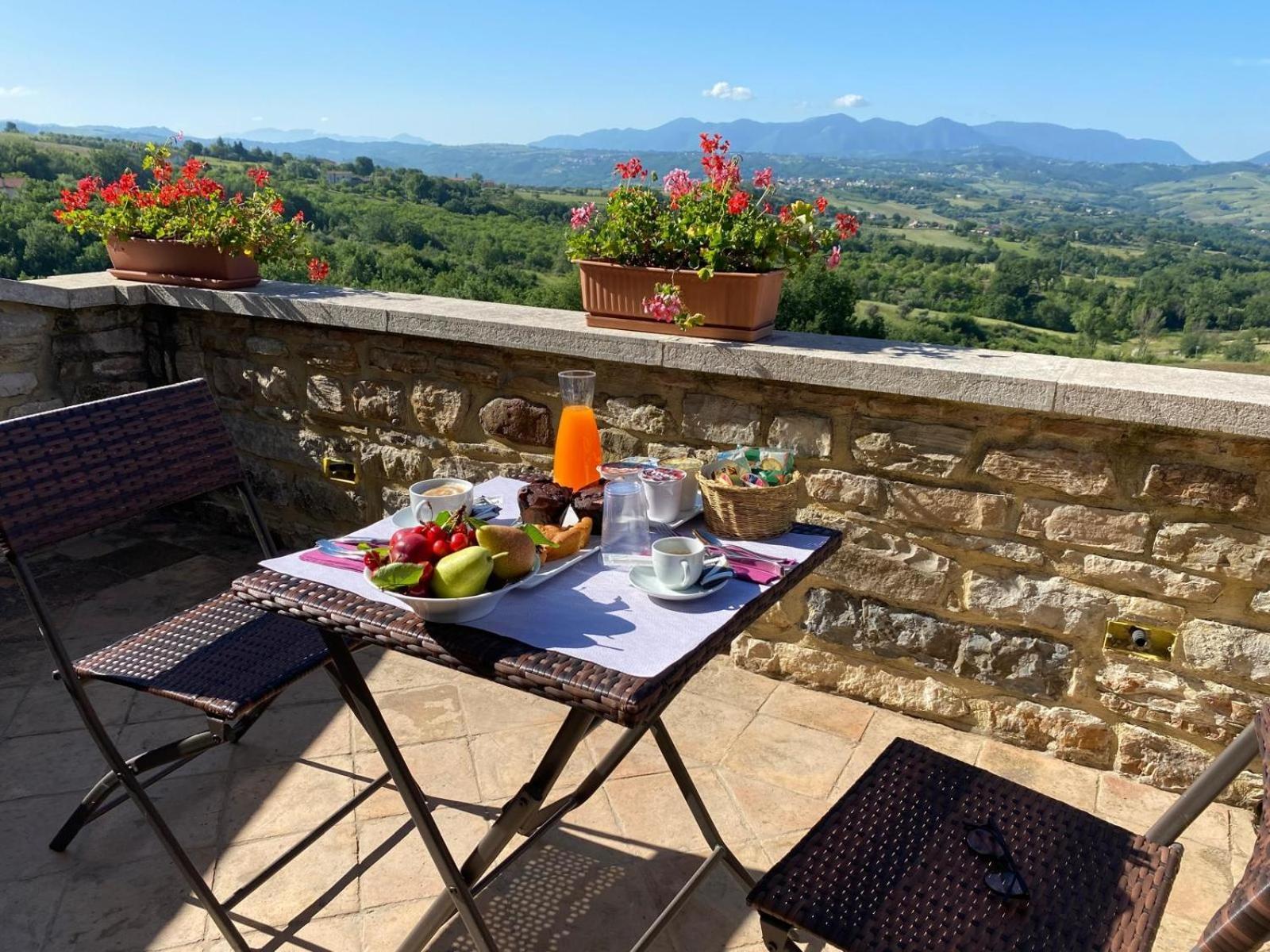 Agriturismo Torre Gialluise Gesualdo Exterior photo